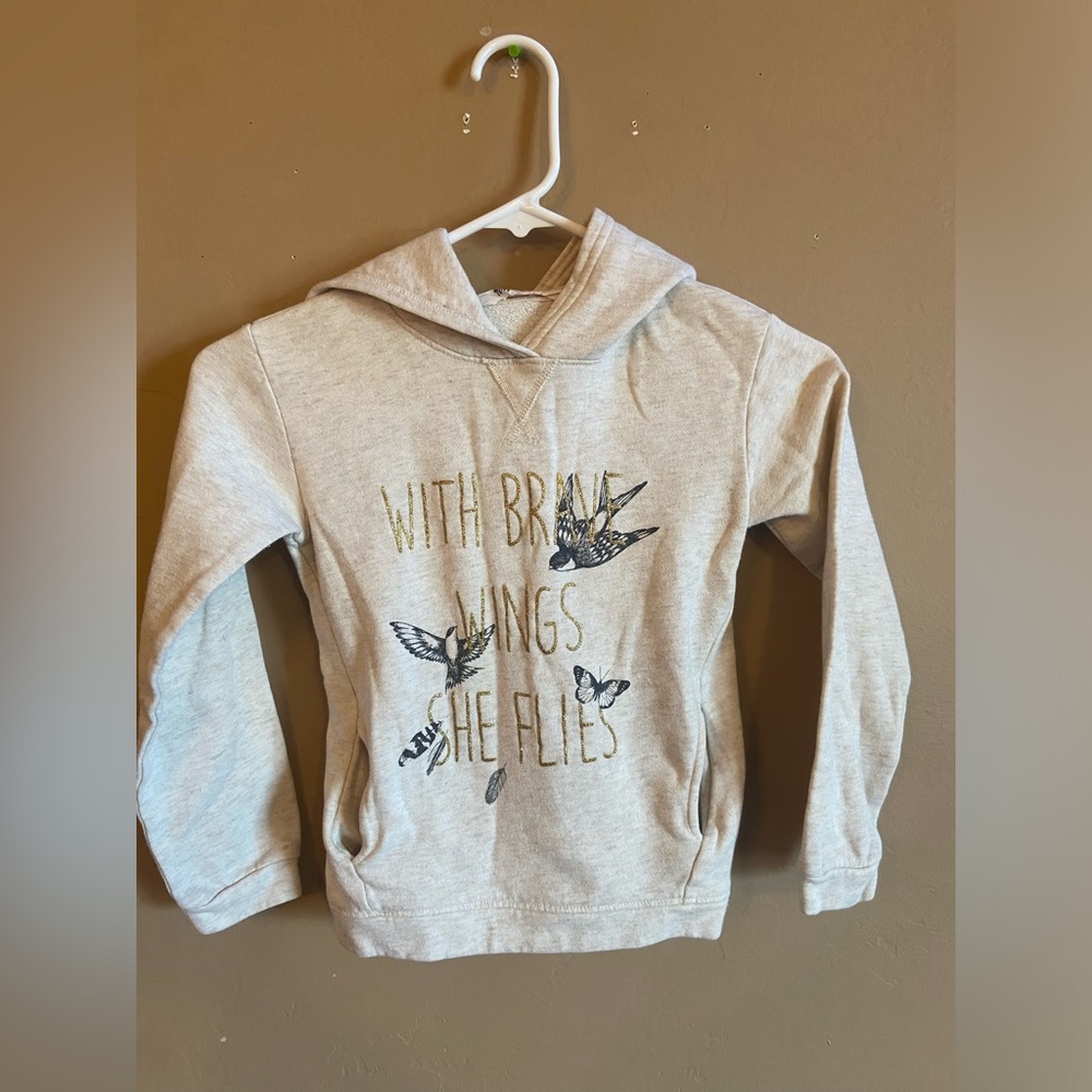 H&M Hoodie Girl 6-8 
BEIGE WITH GOLD
pullover with front pockets
Cotton poly